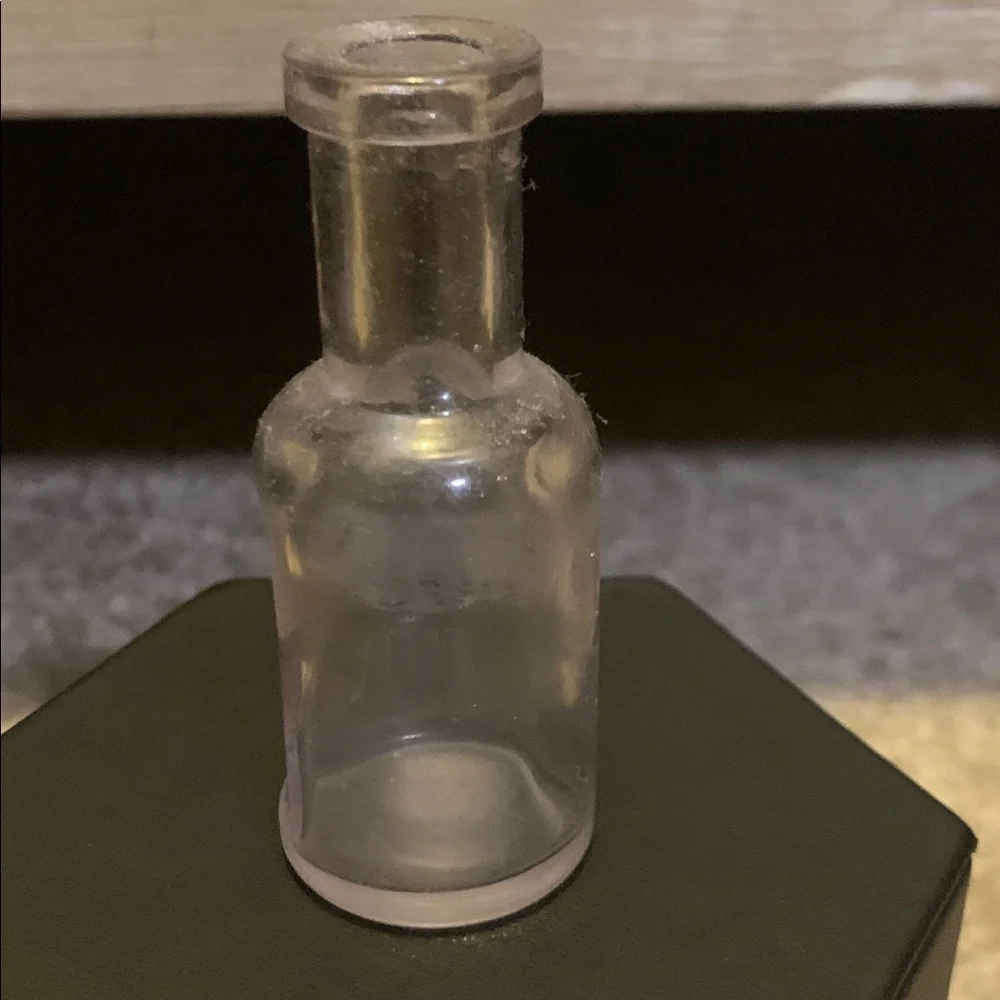 Hoyt’s Perfume Bottle - Picture 4 of 5